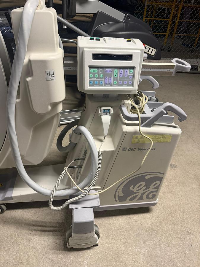 Used 2004 GE  OEC 9800 , C ARM