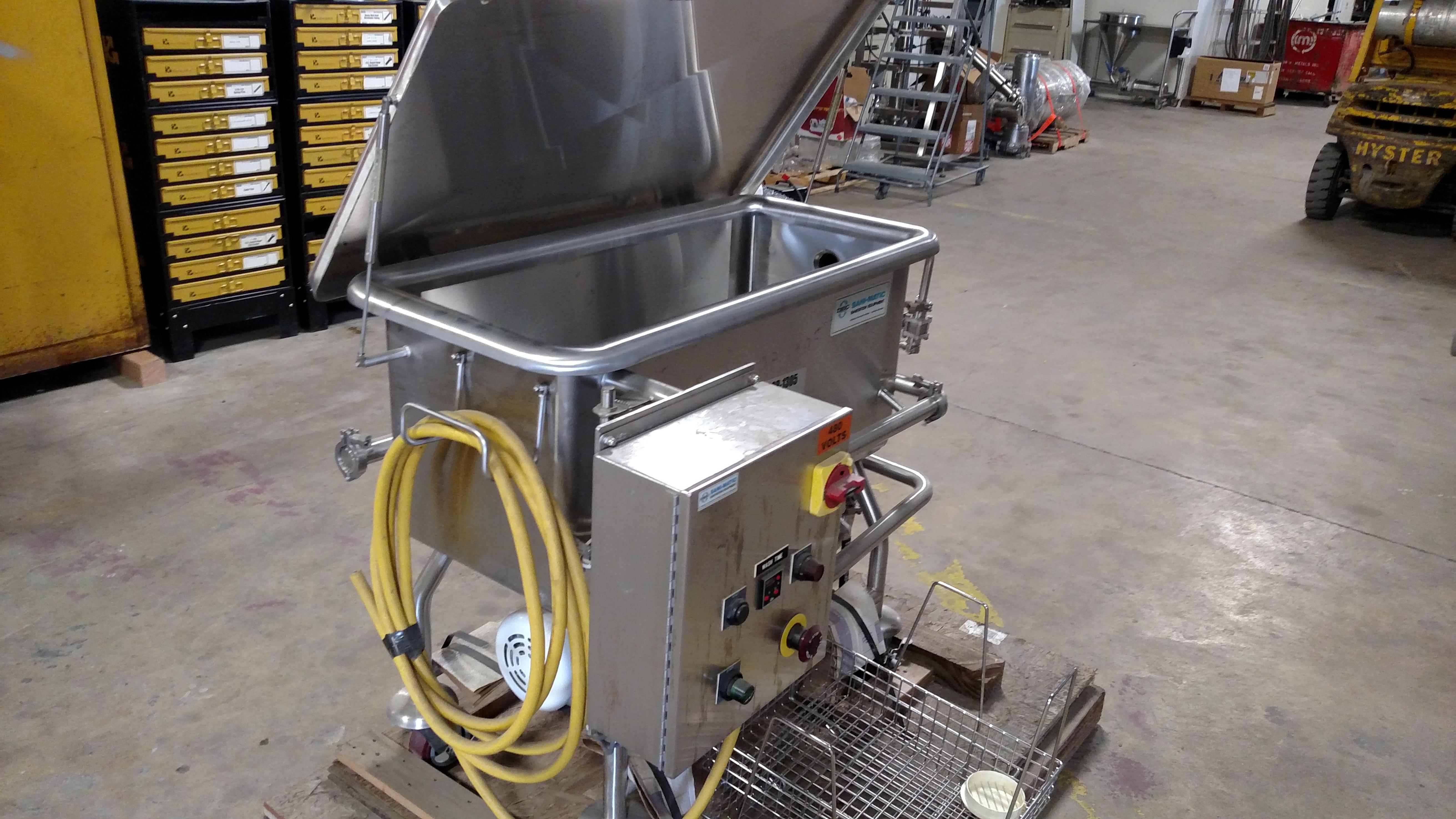 Usado 90 GALLON SANIMATIC  COP TANK W/FRISTAM PUMP, SIDE JETS, CNTROLS AND LIFT LID