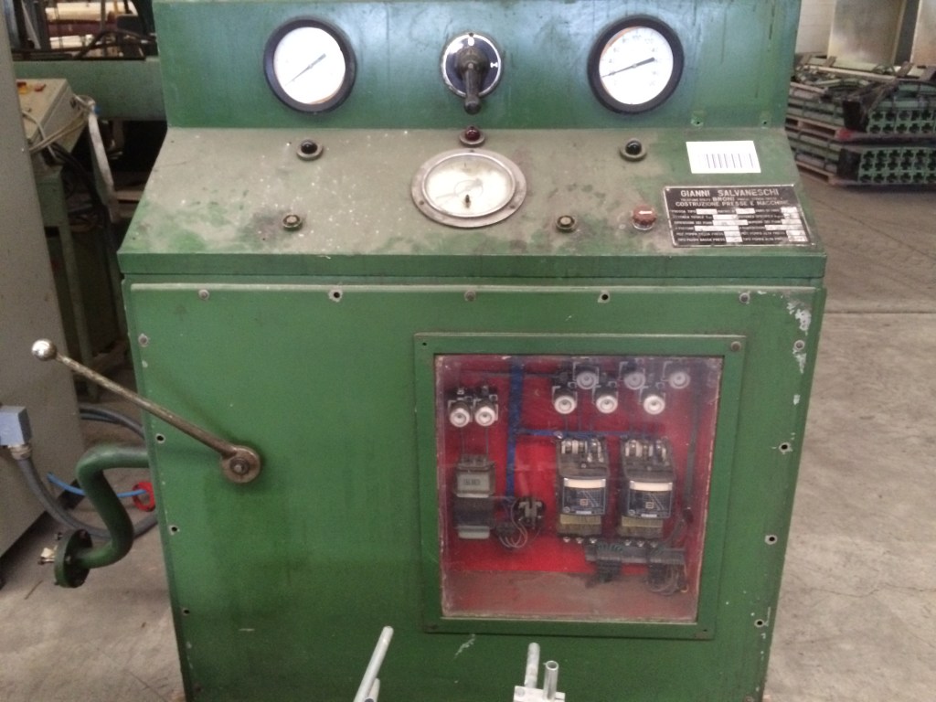 Usato Pressa idraulica mm. 1200×700 h.600