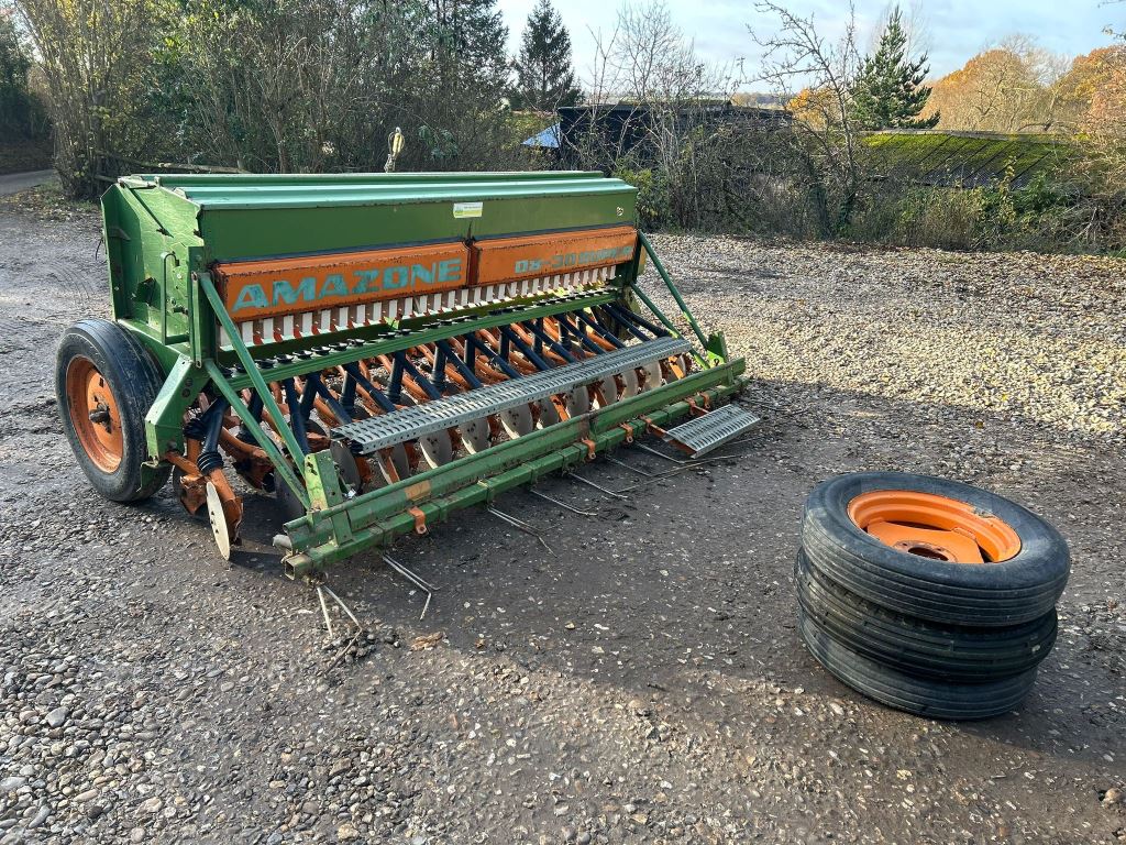 Used Amazone D8-30 Super Seed Drill