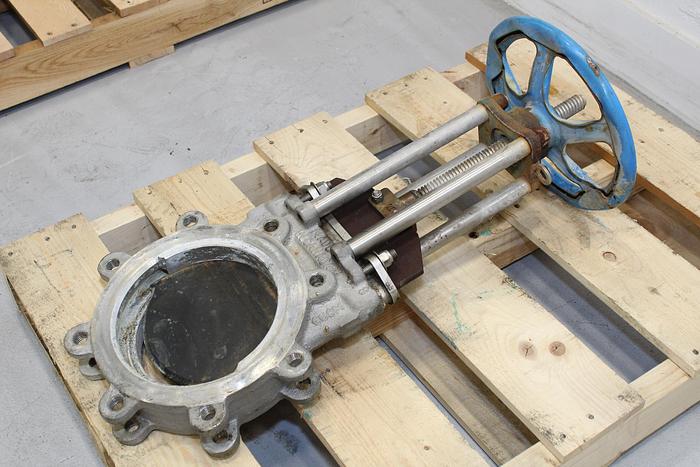 Used True Line 8" Hand Operated Knife Gate Valve #44021