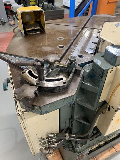 Used AMADA CS 220  3.2 mm Hydraulic corner notcher