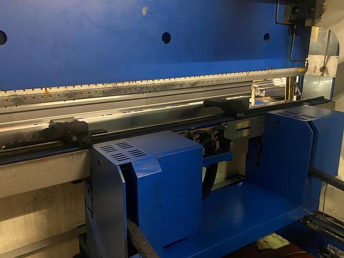 Used 2003 Trumpf TrumaBend V230 CNC Pressbrake