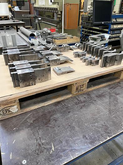 Used BRUGT CNC-KANTPRESSE FABRIKAT TRUMPF, MODEL TRUMABEND V50