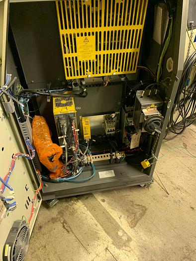 Used FANUC R2000iB/165F 6 AXIS CNC ROBOT WITH R30iA CONTROLLER 165KG X 2655mm REACH