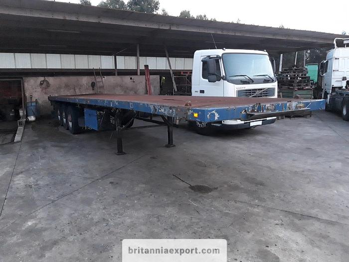 Used 1990 FRUEHAUF Tri axle on springs with twist locks for containers