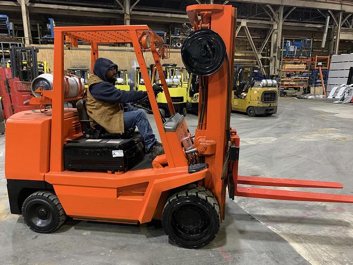 Used 8,000 POUND TOYOTA MODEL FGC40 FORKLIFT TRUCK