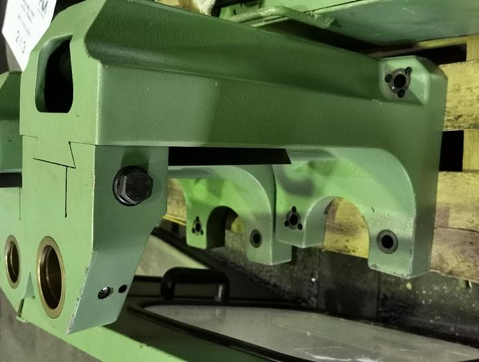 Gebraucht 1988 Universal Fräsmaschine MIKRON WF 3 DCM