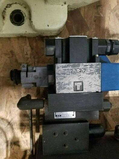 Used Hydraulic Block with Vickers Directional Control Valves