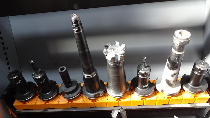 Utilisé 124 Cônes porte-outils DIN 6987 en lot ou à l'unité