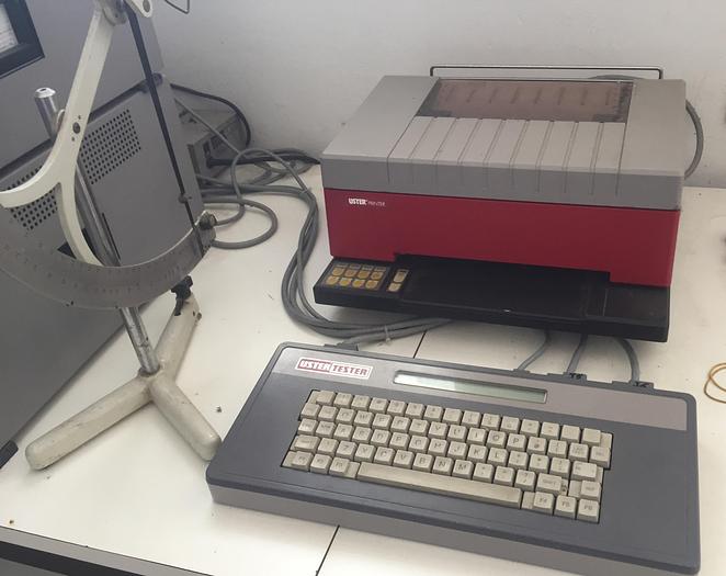 Used LABORATORY EQUIPMENT : FULL LABORATORY