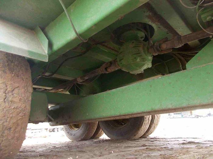 Used Loewen 1402 Vertical Feed Mixer