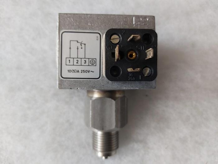Universaldruckschalter, DCM 6, Industrieregler GmbH,  neu