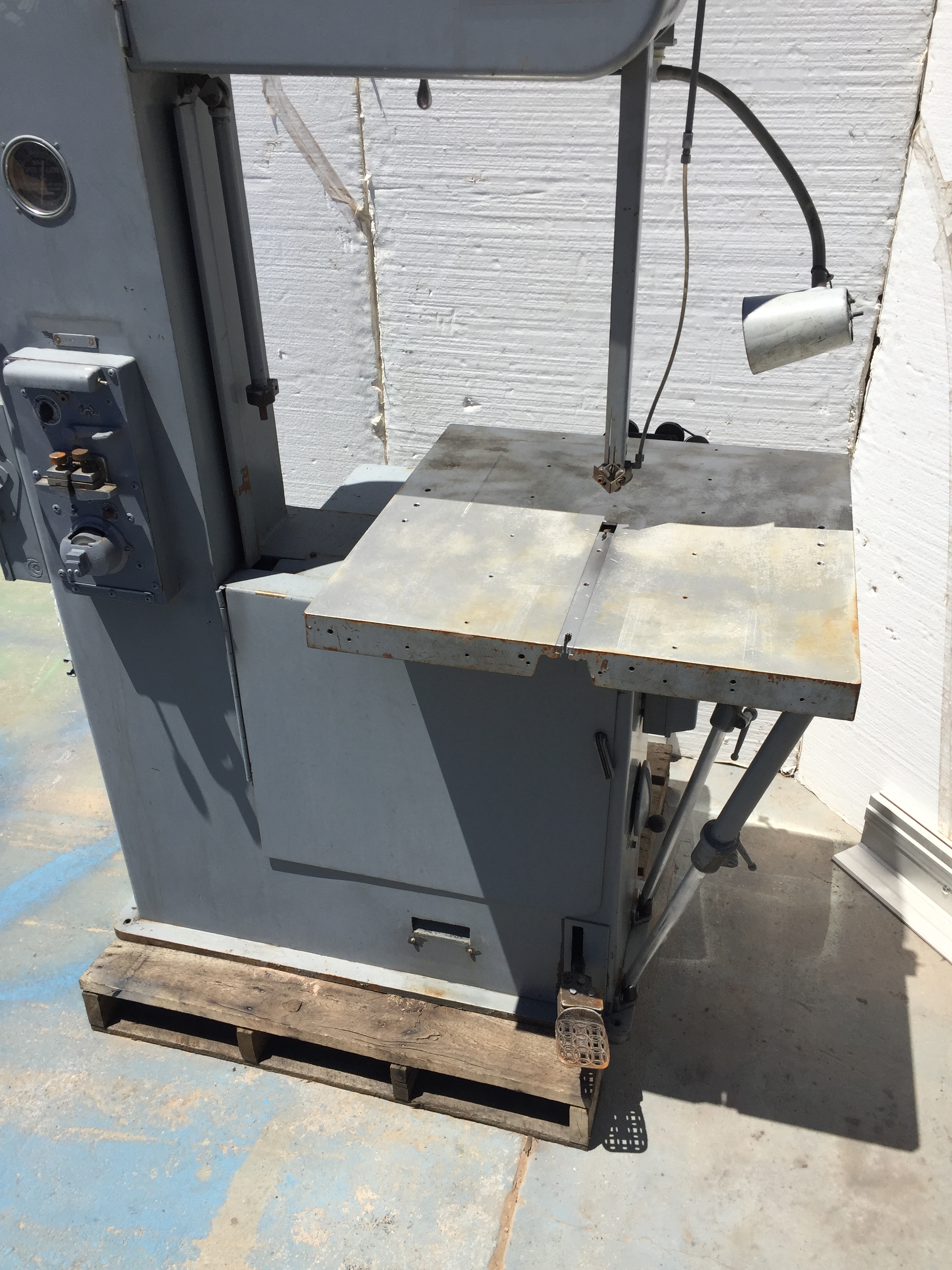 Used 26” DoAll Mdl. 2626 Extended Height Vert. Band Saw