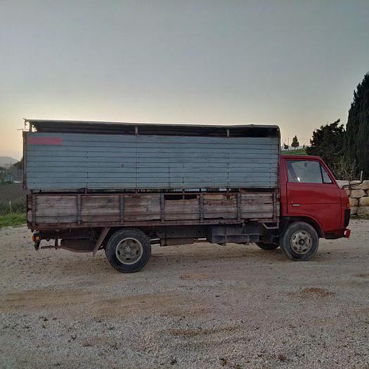 Usado 1983 TOYOTA Dyna BU30 / 300 livestock truck
