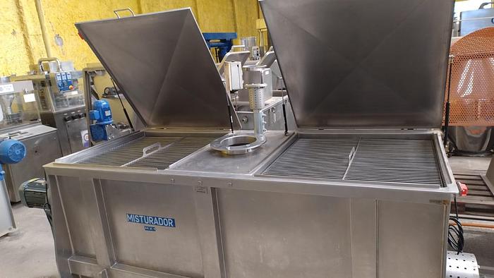 Usado Misturador Ribbon blender , 1800 Lts