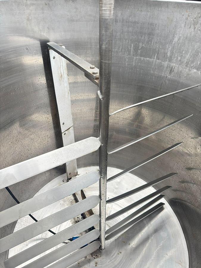 Usado Tanque em inox com misturador e aquecimento , cap 1000 Lts