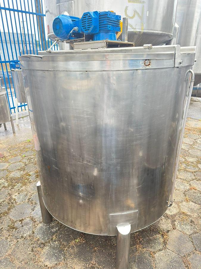 Usado Tanque em aço inox com misturador - cap 1500 Lts
