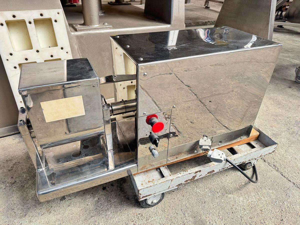 Usado Misturador de massa em inox , cap 5 Lts - WFA Equipamentos