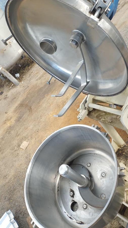 Usado Processador de alimentos tipo Cutter mixer , cap 300 Lts