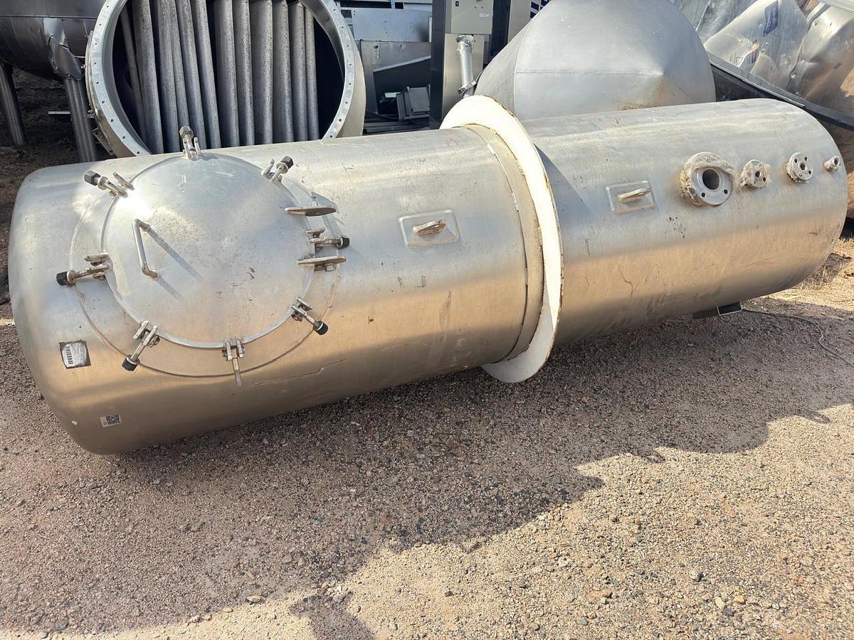 Usado Tanque de estocagem  em aço  inox  316 L  , cap 2.260 Lts