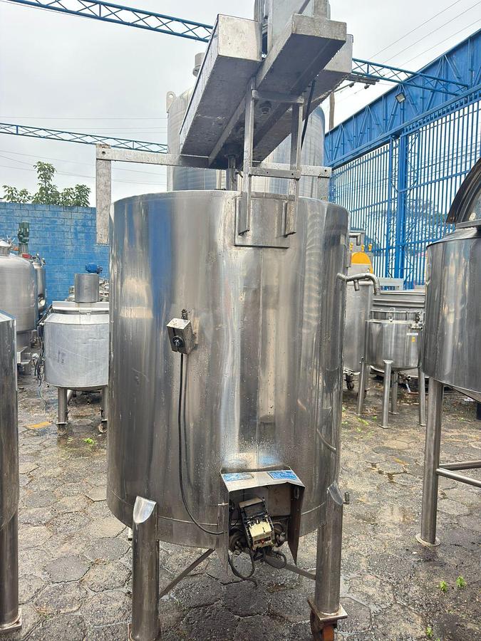 Usado Tanque em inox com misturador e aquecimento , cap 1000 Lts