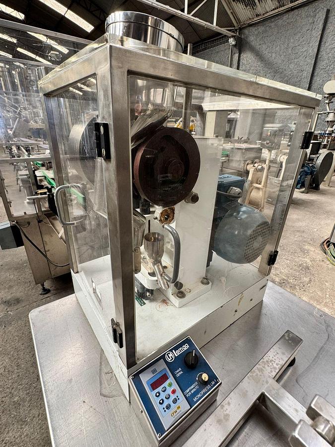 Usado Compressora excentrica monopunção Pica pau - Lemaq 