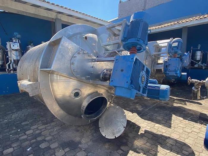 Usado Stainless reactor with turbo, 6000 Lts