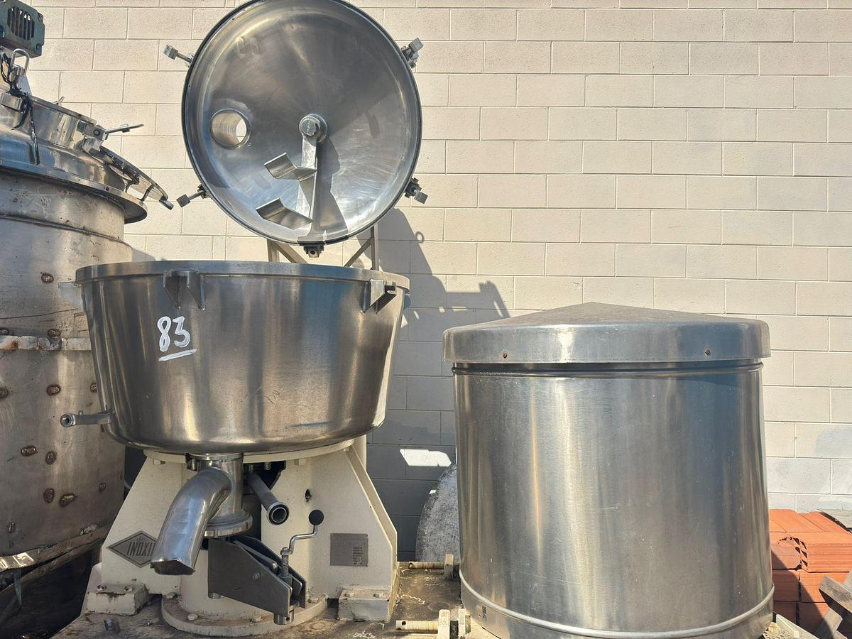 Usado Processador de alimentos tipo Cutter mixer , cap 300 Lts