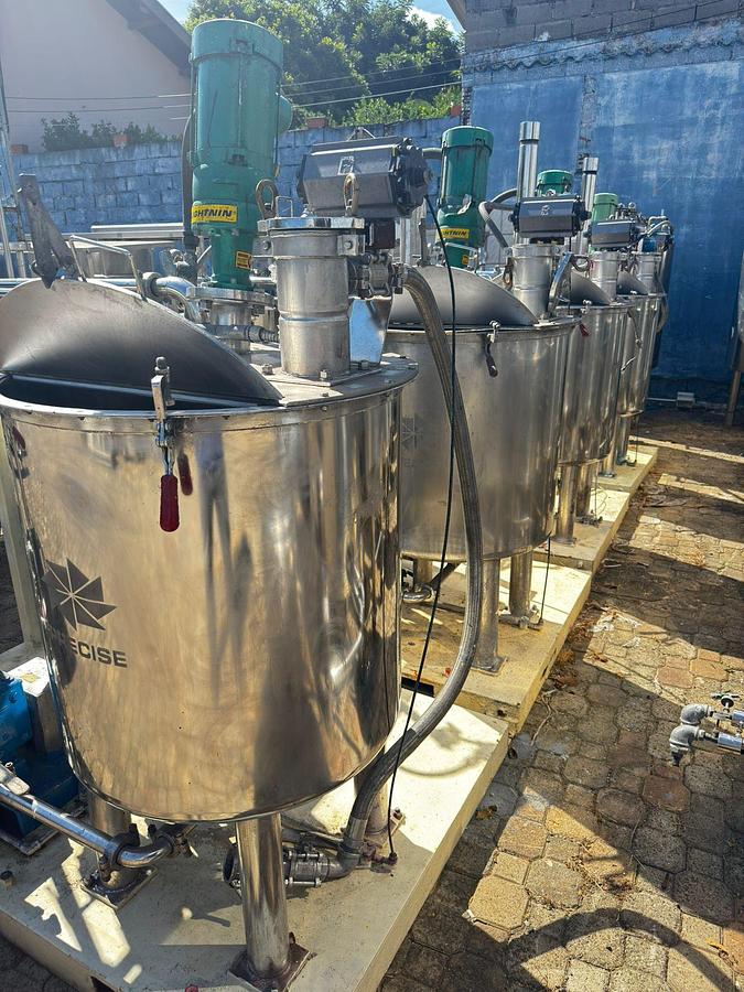 Usado Tanque inox com agitação , cap 300 Lts