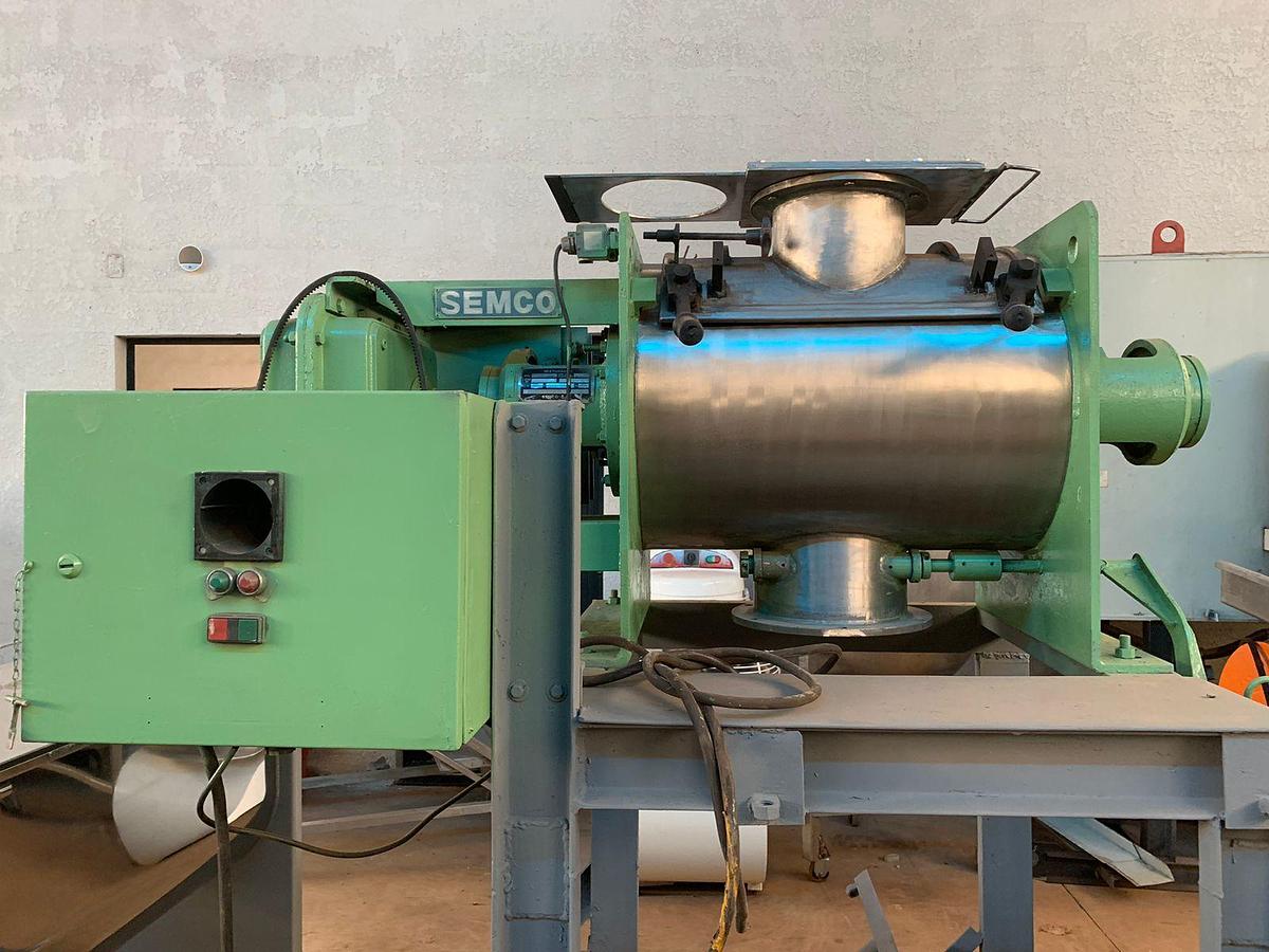 Usado Misturador intensivo Semco , cap 130 Lts 