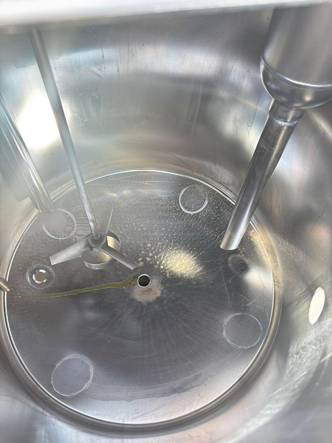 Usado Tanque inox com agitação , cap 300 Lts