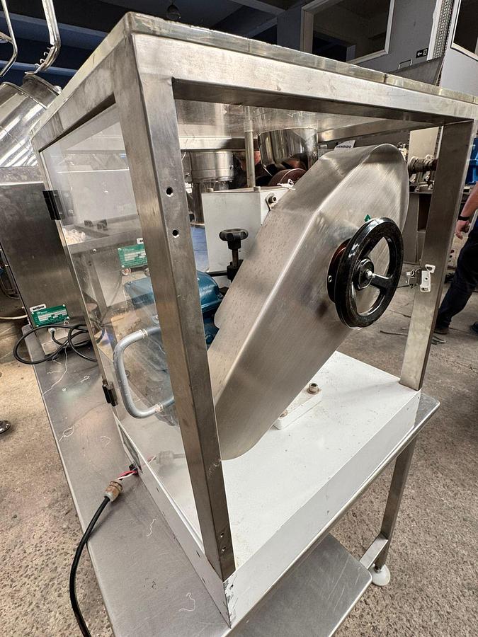 Usado Compressora excentrica monopunção Pica pau - Lemaq 