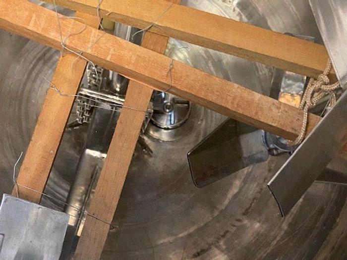 Usado Stainless reactor with turbo, 6000 Lts