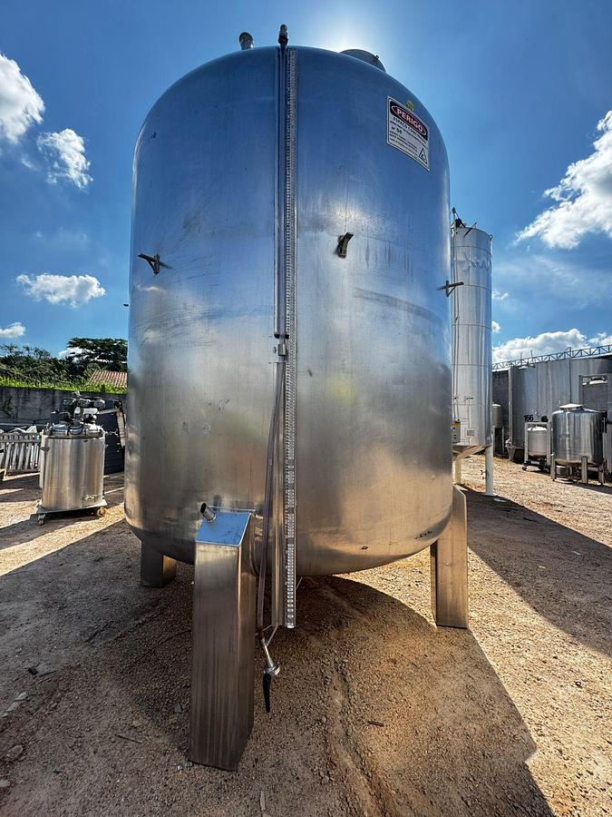 Usado Tanque misturador em aço inox , cap 20.000 Lts 