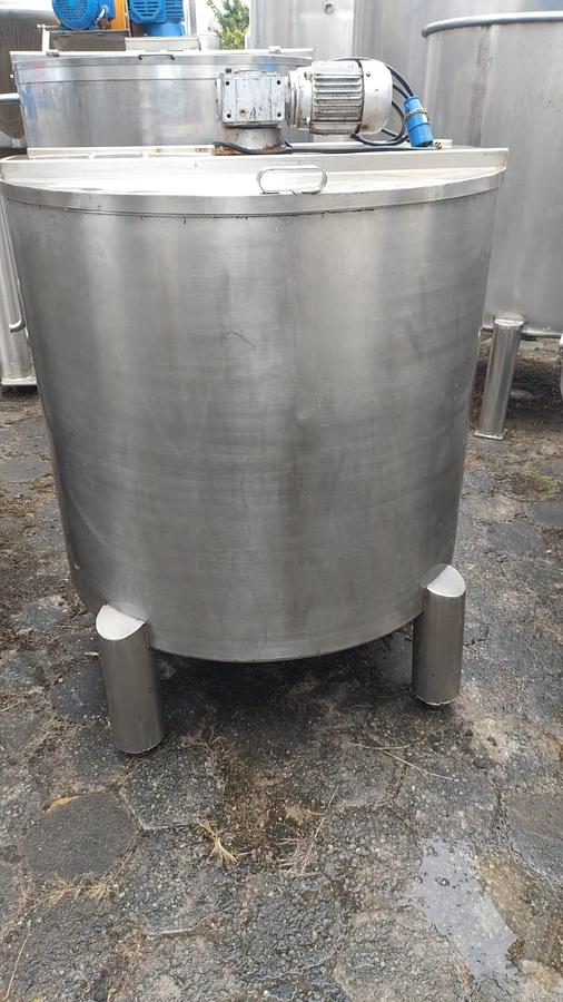Usado Tanque em aço inox com misturador - cap 1000 Lts