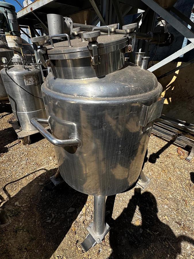 Usado Tanque de pressão  em aço inox, cap 250 Lts - WFA 