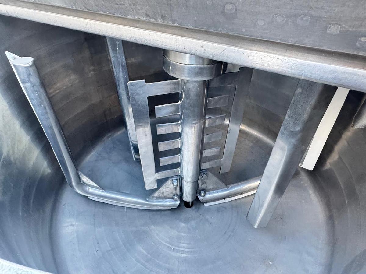 Usado Batedeira encamisada em inox , cap 600 Lts