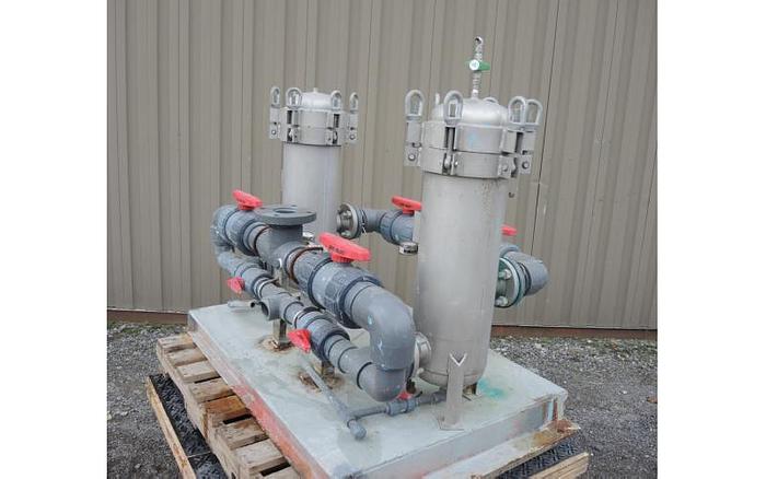 Used USED FILTER, CARTRIDGE TYPE, 2" INLET/OUTLET, STAINLESS STEEL, SET OF TWO