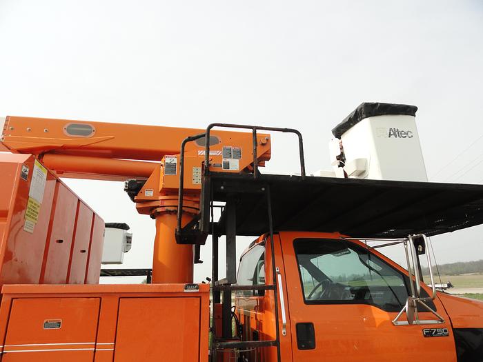 Used 2013 Ford/ Altec F750/ LR7-56