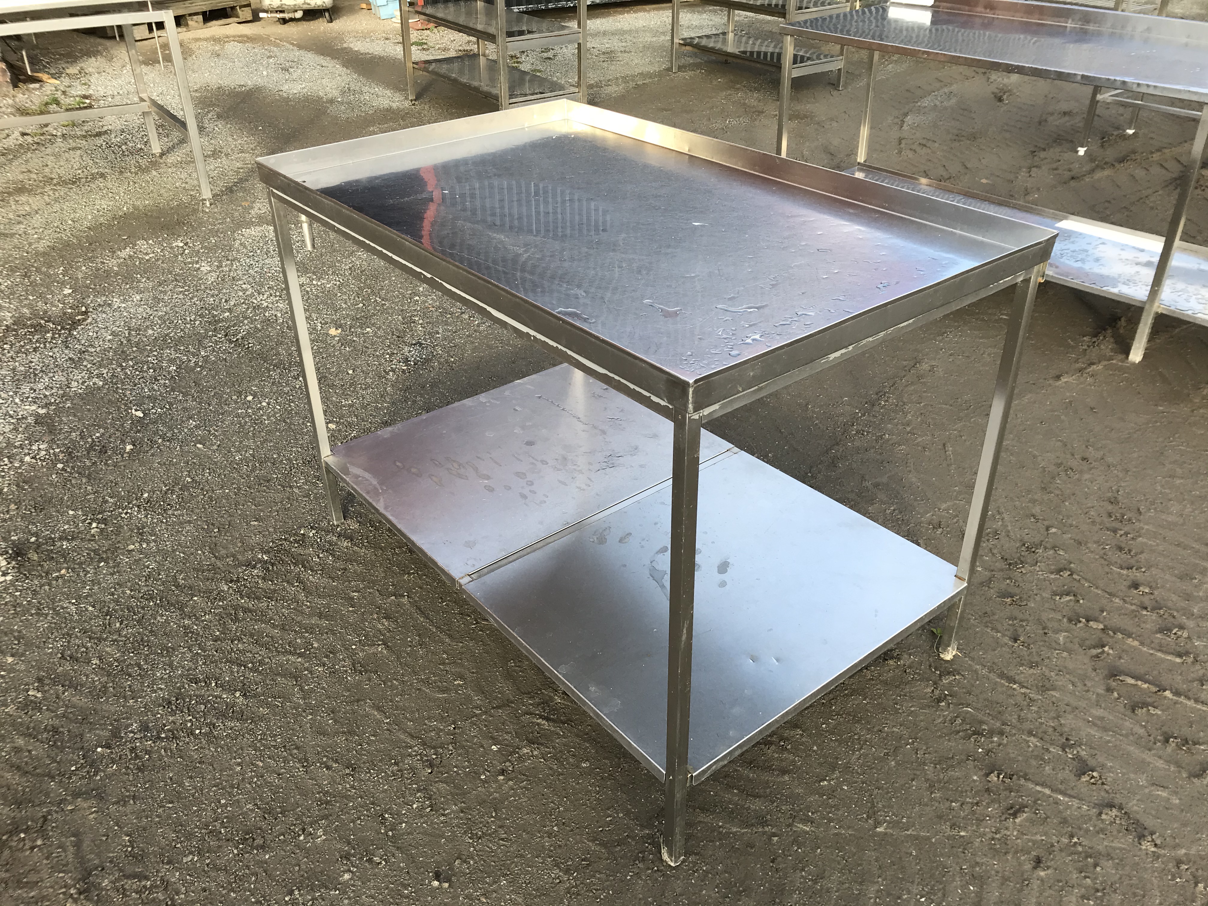 Begagnad Korvbord 130x80cm
