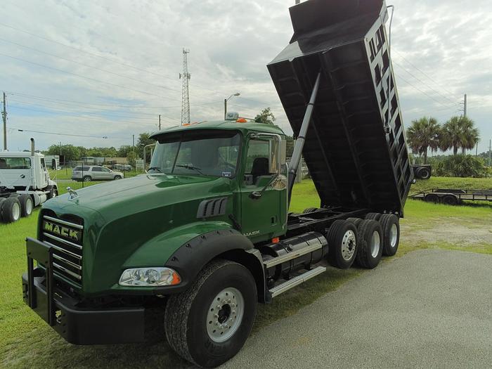 Used 2010 MACK GU 813