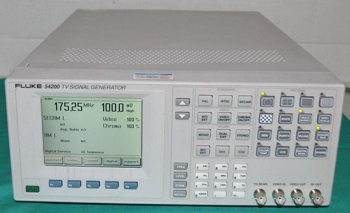 Used FLUKE 54200 TV Signal Generator 54200M01