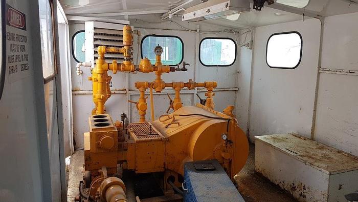Used SJ PETRO SJ300 TRIPLEX MUD PUMP