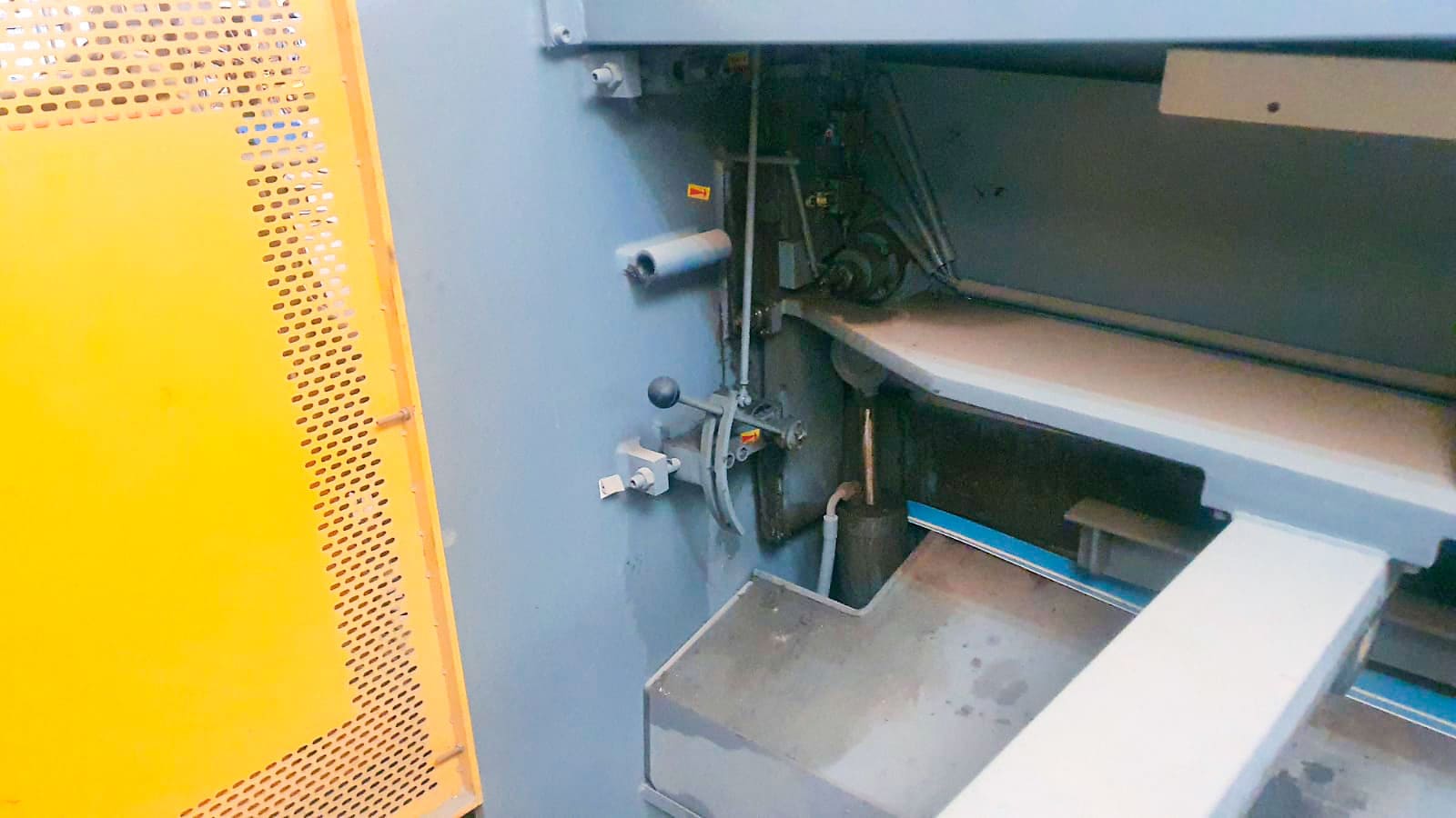 Used Haco TS 30006 - Guillotine - 2000