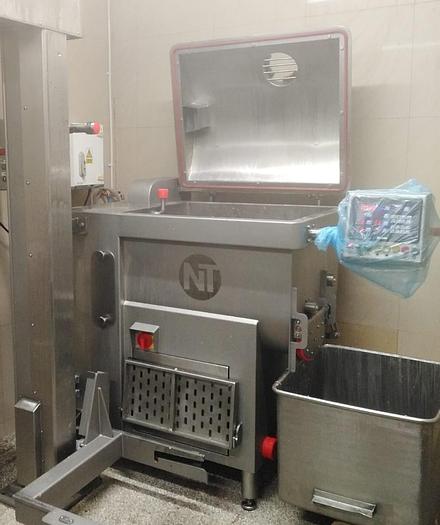 Niro-Tech RX-400 V vacuum twin-shaft paddle mixer.