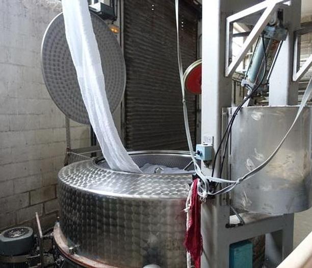 Used HYDROEXTRACTOR 1989 BENGUEREL