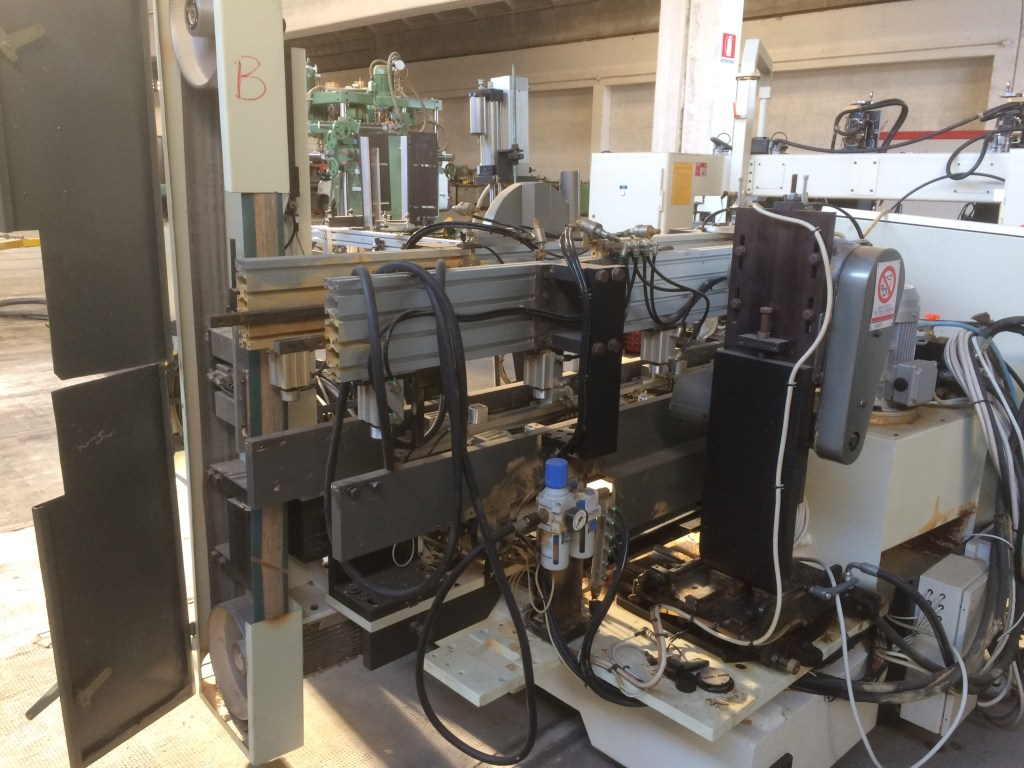 Usato 2008 Fresatrice Levigatrice Troncatrice per gambe di sedia o elementi simili