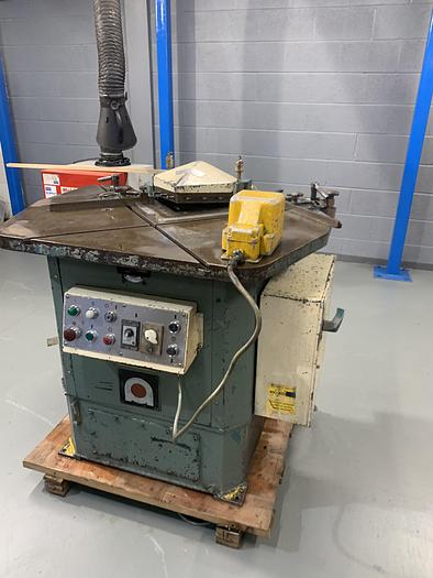 Used AMADA CS 220  3.2 mm Hydraulic corner notcher