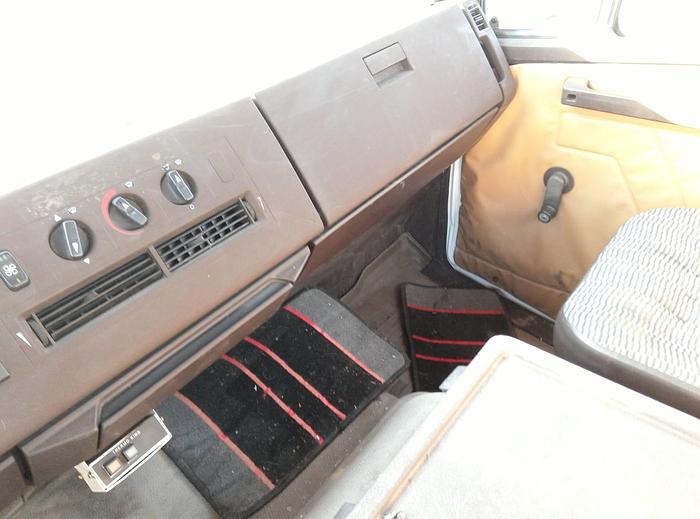 Usado 1987 MERCEDES-BENZ 1320 Intercooler tipper